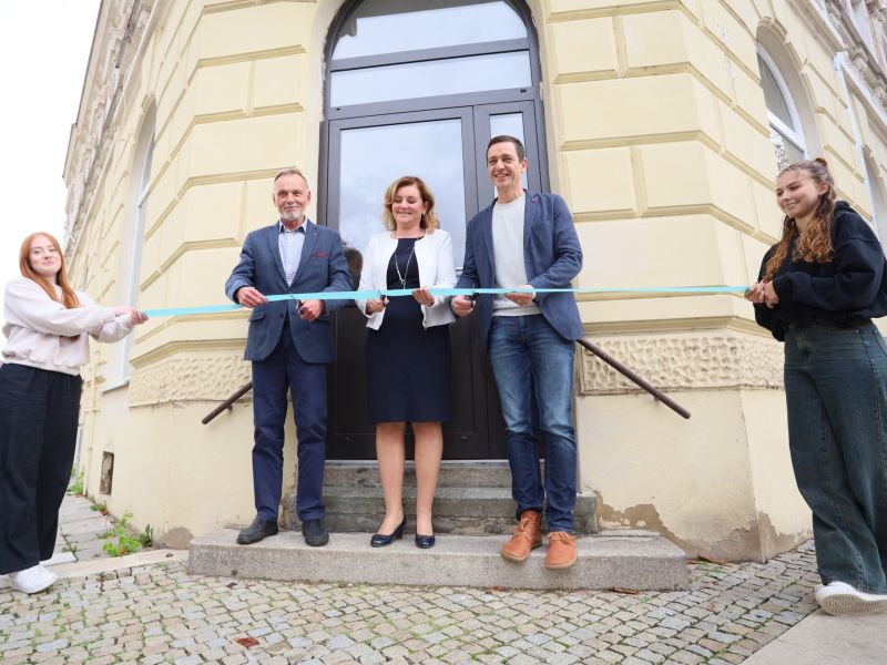 Školní jídelna slavnostně otevřena