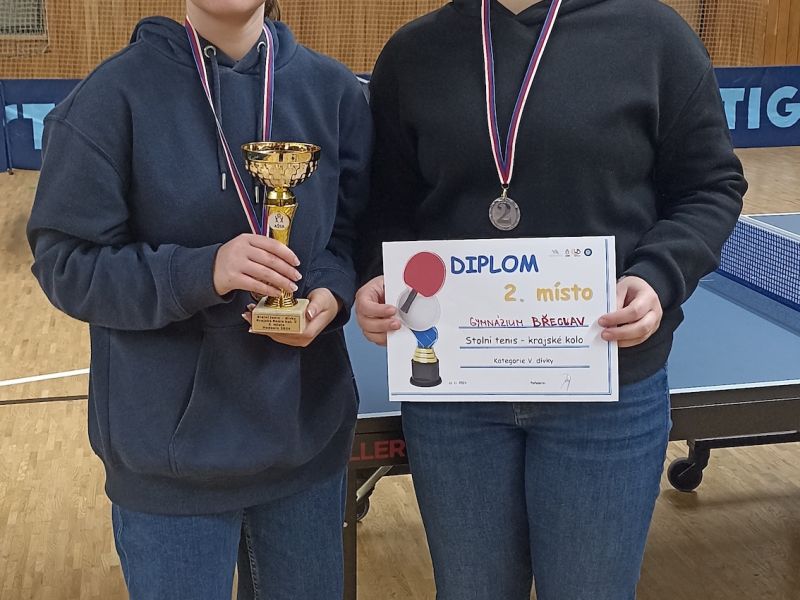 Děvčata druhá v krajském kole stolního tenisu