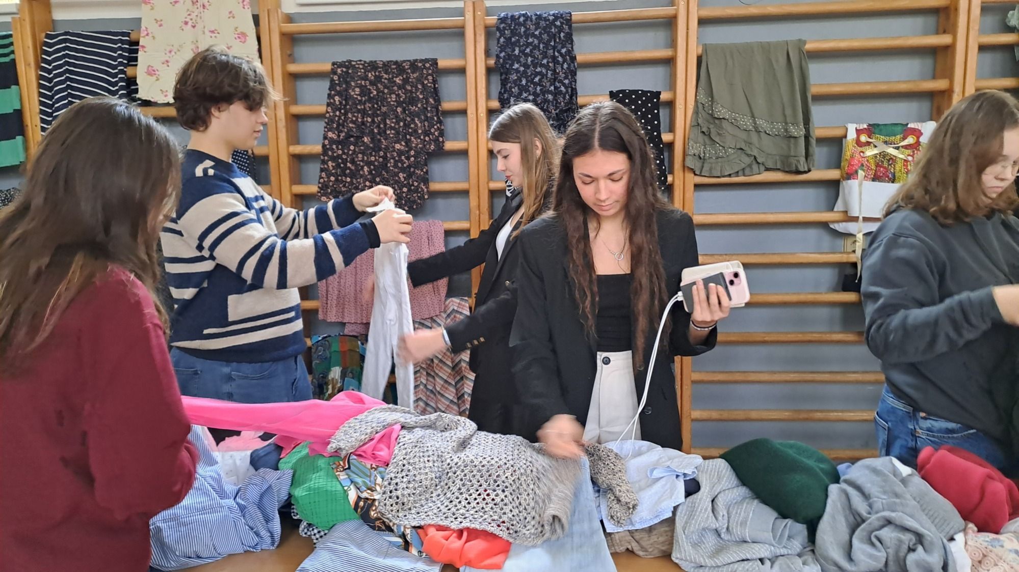 První školní sECOndhand