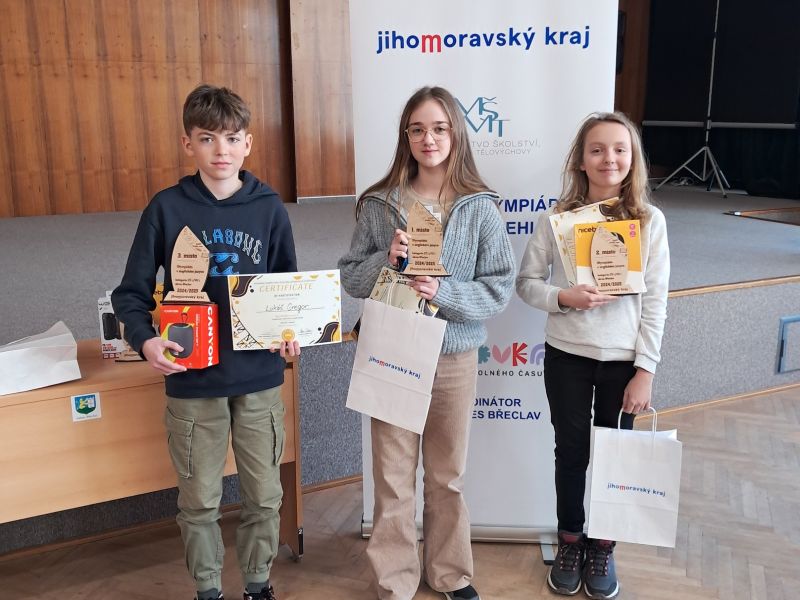 Monika Sojová vítězkou okresního kola soutěže v anglickém jazyce