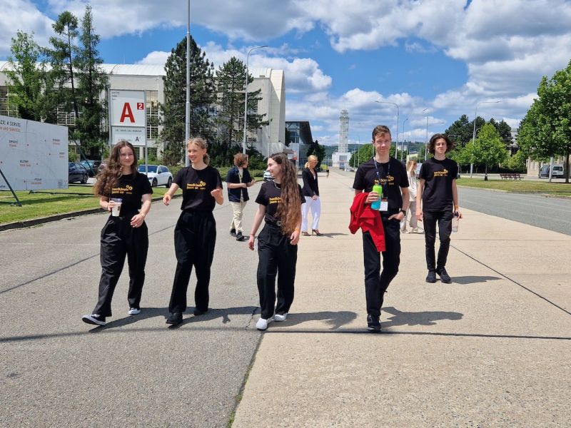 URBIS Challenge HackaTEEN