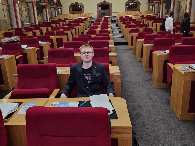 Marek Žilka z 1.D/4 v celostátním kole Olympiády lidských práv