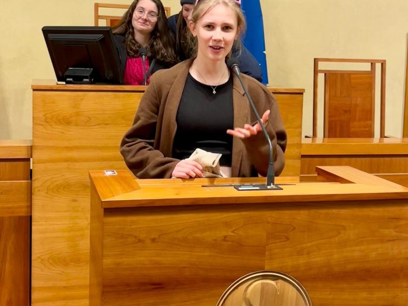 Kvarta se seznamuje s ústavními institucemi