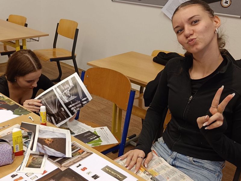 Den poezie na gymnáziu