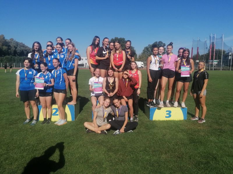 Děvčata třetí v krajském finále Středoškolského poháru