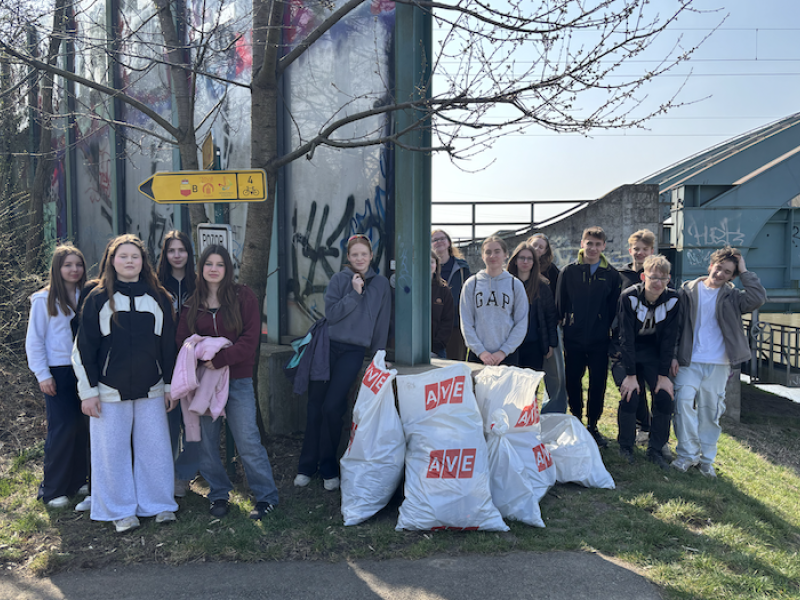 Prváci uklízeli Břeclav