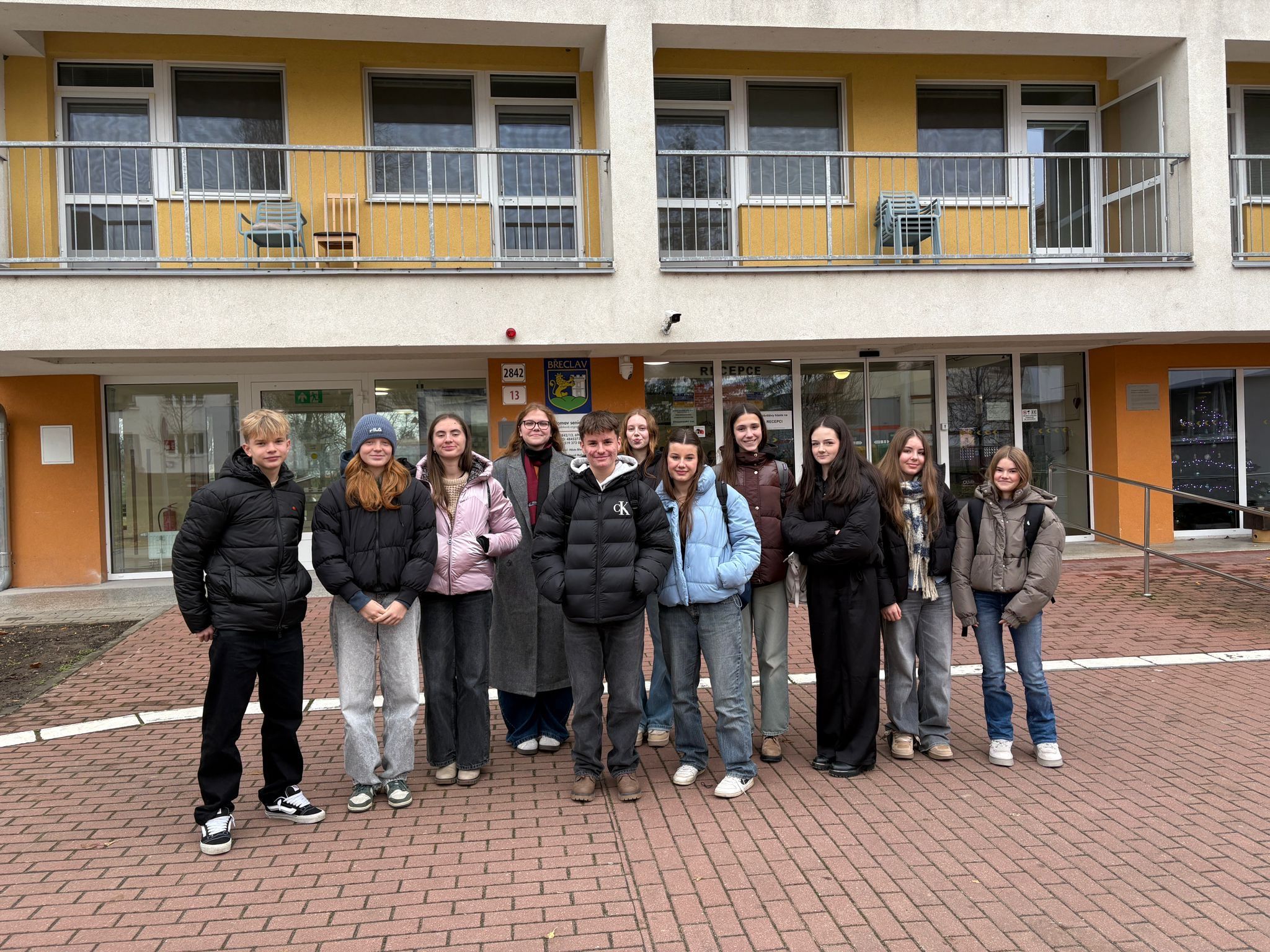 Studenti z 1.D potěšili seniory